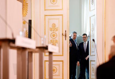 Am 9. März 2022 empfing Bundeskanzler Karl Nehammer (l.) den polnischen Premierminister Mateusz Morawiecki (r.) zu einem Gespräch.