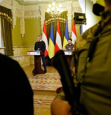 Am 9. April 2022 reiste Bundeskanzler Karl Nehammer (l.) zu einem Arbeitsbesuch nach Kiev. Im Bild mit dem ukrainischen Präsidenten Wolodymyr Selenskyj (r.) bei der Pressekonferenz.