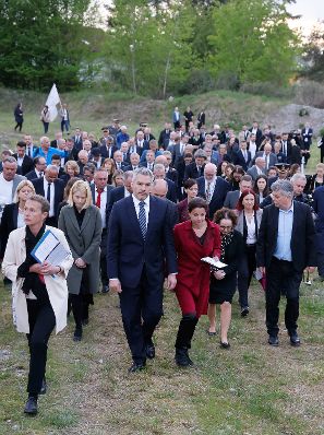 Am 4. Mai 2022 nahm Bundeskanzler Karl Nehammer am Festakt zum Gedenken an die Befreiung des KZ-Gusen und KZ-Mauthausen teil.