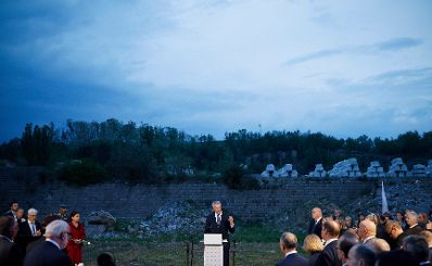 Am 4. Mai 2022 nahm Bundeskanzler Karl Nehammer (m.) am Festakt zum Gedenken an die Befreiung des KZ-Gusen und KZ-Mauthausen teil.
