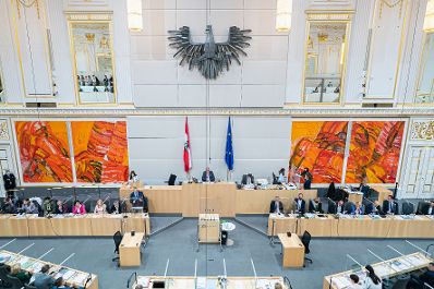 Am 18. Mai 2022 stellte Bundeskanzler Karl Nehammer (im Bild) im Nationalrat die neuen Regierungsmitglieder vor.