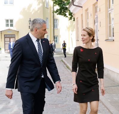 Am 10. Juni 2022 reiste Bundeskanzler Karl Nehammer (l.) nach Tallinn. Im Bild bei dem Treffen mit der estnischen Ministerpräsidentin Kaja Kallas (r.).
