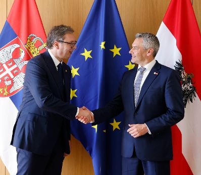 Am 23. Juni 2022 nahm Bundeskanzler Karl Nehammer (r.) am Europäischen Rat der Staats- und Regierungschefs teil. Im Bild mit dem serbischen Präsidenten Aleksandar Vučić (l.).