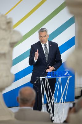 Am 25. Juni 2022 nahm Bundeskanzler Karl Nehammer (r.) am Europa-Forum Wachau teil. Im Bild mit dem albanischen Premierminister Edi Rama (l.).