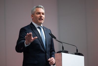 Am 30. Juni 2022 nahm Bundeskanzler Karl Nehammer (im Bild) an der Haupttagung des 68. Österreichischen Gemeindetages teil.