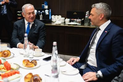 Am 12. Juli 2022 traf Bundeskanzler Karl Nehammer (r.) den ehemaligen israelischen Premierminister Benjamin Netanyahu (l.).