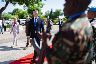 Am 14. Juli 2022 reiste Bundeskanzler Karl Nehammer (m.l.) nach Beirut. Im Bild beim Besuch der UNO-Beobachtermission UNIFIL.