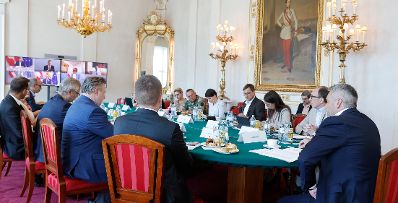 Am 25. Juli 2022 fand ein Treffen zwischen Mitgliedern der Bundesregierung und den Landeshauptleuten zum Thema „Maßnahmen im Kampf gegen Corona“ statt.