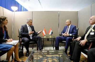 Am 20. September 2022 setzte Bundeskanzler Karl Nehammer (m.l.) seinen mehrtägigen Arbeitsbesuch nach New York fort. Im Bild mit dem Premier des Irak Mustafa Al-Khademi (m.r.).