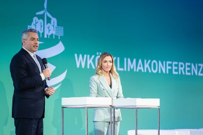 Am 28. November 2022 hielt Bundeskanzler Karl Nehammer (im Bild) eine Rede bei der 1. WKÖ Klimakonferenz.
