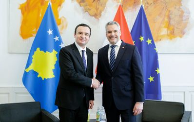 Am 12. Jänner 2023 empfing Bundeskanzler Karl Nehammer (r.) den kosovarischen Premierminister Albin Kurti (l.) zu einem Gespräch.