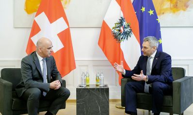 Am 13. Jänner 2023 empfing Bundeskanzler Karl Nehammer (r.) den Schweizer Bundespräsident Alain Berset (l.) zu einem Gespräch.