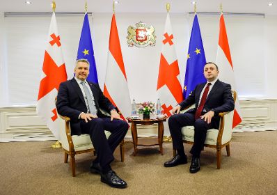 Am 30. Jänner 2023 reiste Bundeskanzler Karl Nehammer (l.) zu einem Arbeitsbesuch nach Georgien. Im Bild mit dem georgischen Ministerpräsident Irakli Garibaschwili (r.).