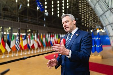 Am 9. Februar 2023 nahm Bundeskanzler Karl Nehammer in Brüssel an der außerordentlichen Tagung des Europäischen Rats der EU-Staats- und Regierungschefs teil.
