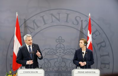Am 31. März 2023 reiste Bundeskanzler Karl Nehammer (l.) zu einem Arbeitsbesuch nach Dänemark. Im Bild mit der dänischen Premierministerin Mette Frederiksen (r.).