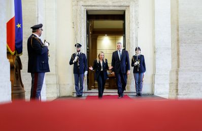 Am 2. Mai 2023 reiste Bundeskanzler Karl Nehammer (m.r.) zu einem Arbeitsbesuch nach Italien. Im Bild mit der italienischen Premierministerin Giorgia Meloni (m.l.).