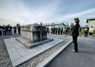 Am 4. Mai 2023 nahm Bundeskanzler Karl Nehammer am Festakt zum Gedenken an die Befreiung des KZ-Gusen und KZ-Mauthausen teil. Im Bild Bundesministerin Karoline Edtstadler.