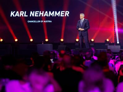 Am 17. Mai 2023 nahm Bundeskanzler Karl Nehammer am 4Gamechangers Festival teil.