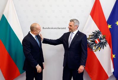 Am 23. Juni 2023 empfing Bundeskanzler Karl Nehammer (r.) den bulgarischen Präsidenten Rumen Radew (l.) zu einem Gespräch.