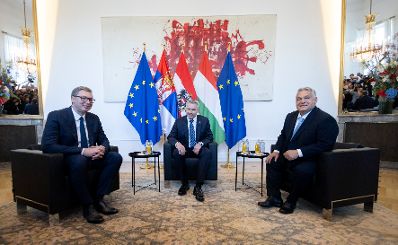 Am 7. Juli 2023 empfing Bundeskanzler Karl Nehammer (m.) den ungarischen Ministerpräsidenten Viktor Orbán (r.) und den serbischen Präsidenten Aleksandar Vučić (l.) zum Migrationsgipfel im Bundeskanzleramt.