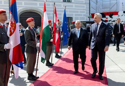 Am 7. Juli 2023 empfing Bundeskanzler Karl Nehammer (r.) den ungarischen Ministerpräsidenten Viktor Orbán (l.) und den serbischen Präsidenten Aleksandar Vučić zum Migrationsgipfel im Bundeskanzleramt.