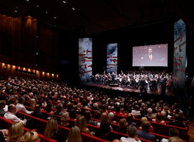 Am 19. Juli 2023 besuchte Bundeskanzler Karl Nehammer die Eröffnung der 77. Bregenzer Festspiele.