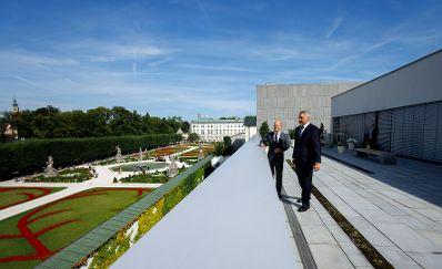 Am 18. August 2023 traf Bundeskanzler Karl Nehammer (r.) den deutschen Bundeskanzler Olaf Scholz (l.) zu einem Arbeitsgespräch in Salzburg.
