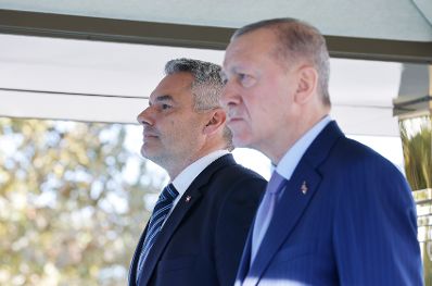 Am 10. Oktober 2023 reiste Bundeskanzler Karl Nehammer (l.) zu einem Arbeitsbesuch in die Türkei. Im Bild mit dem türkischen Präsidenten, Recep Tayyip Erdoğan (r.).