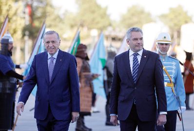 Am 10. Oktober 2023 reiste Bundeskanzler Karl Nehammer (r.) zu einem Arbeitsbesuch in die Türkei. Im Bild mit dem türkischen Präsidenten, Recep Tayyip Erdoğan (l.).
