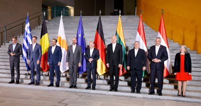 Am 13. November 2023 reiste Bundeskanzler Karl Nehammer (2.v.r.) zu einem Gipfel mit EU-Regierungschefs nach Berlin.