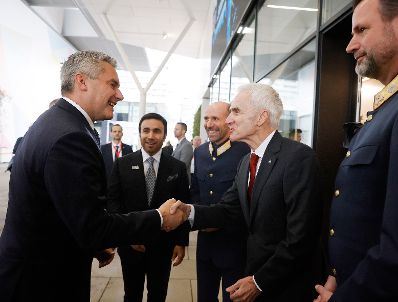 Am 28. November 2023 nahm Bundeskanzler Karl Nehammer (l.) an der 100 Jahre Interpol Konferenz in Wien Teil.