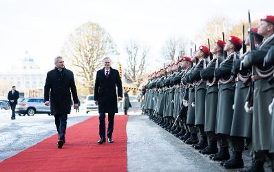 Am 4. Dezember 2023 empfing Bundeskanzler Karl Nehammer (l.) den tschechischen Ministerpräsidenten Petr Fiala (r.) zu einem Arbeitsgespräch.
