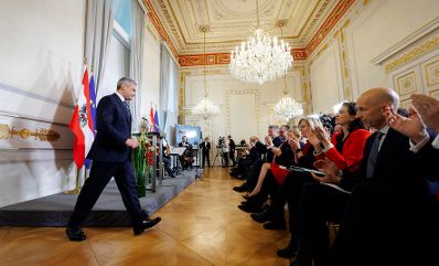 Am 6. Dezember 2023 fand die Veranstaltung "100 Jahre Amtssitz der Bundeskanzler" im Bundeskanzleramt statt. Im Bild Bundeskanzler Karl Nehammer.