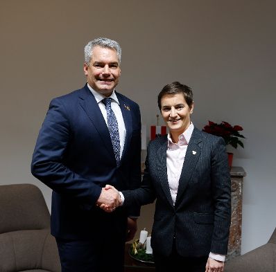 Am 13. Dezember 2023 nahm Bundeskanzler Karl Nehammer (l.) am EU-Westbalkan Gipfel in Brüssel teil. Im Bild mit der serbischen Ministerpräsidentin Ana Brnabic (r.).