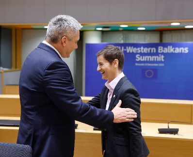 Am 13. Dezember 2023 nahm Bundeskanzler Karl Nehammer (l.) am Westbalkan-Gipfel teil. Im Bild mit der Ministerpräsidentin von Serbien Ana Brnabic (r.).