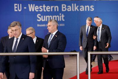 Am 13. Dezember 2023 nahm Bundeskanzler Karl Nehammer (m.) am EU-Westbalkan Gipfel in Brüssel teil.