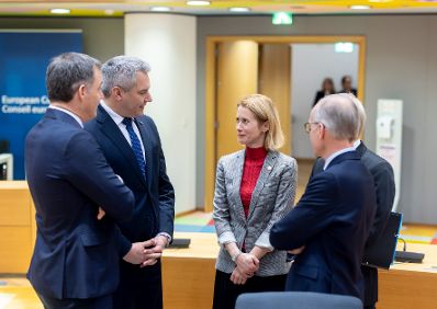Am 1. Februar 2024 nahm Bundeskanzler Karl Nehammer (m.l.) in Brüssel an der außerordentlichen Tagung des Europäischen Rates der EU-Staats- und Regierungschefs teil.