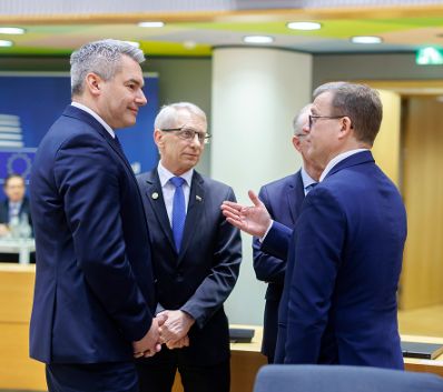 Am 1. Februar 2024 nahm Bundeskanzler Karl Nehammer (l.) in Brüssel an der außerordentlichen Tagung des Europäischen Rates der EU-Staats- und Regierungschefs teil.