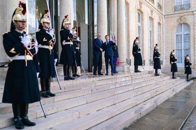 Am 4. April 2024 reiste Bundeskanzler Karl Nehammer zu einem Arbeitsbesuch nach Paris. Im Bild mit dem französischen Präsidenten Emmanuel Macron.