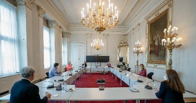 Am 10. März 2021 nahm Bundesministerin Karoline Edtstadler (im Bild) am Round Table „Zukunft Europa, Gesundheit und Innovative Ideen“ teil.