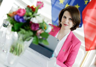 Am 24. März 2021 nahm Bundesministerin Karoline Edtstadler an der Auftaktveranstaltung zum EU-Projekt „Western Balkans 2 EU“ teil.