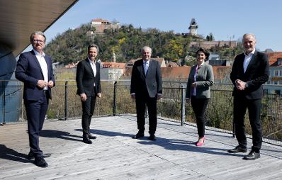 Am 9. April 2021 besuchte Bundesministerin Karoline Edtstadler im Rahmen ihres Bundesländertags in der Steiermark das Kunsthaus Graz.