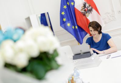 Am 13. April 2021 nahm Bundesministerin Karoline Edtstadler (im Bild) an der Videokonferenz zum Thema „EU-Dialog Kärnten - Ein Update zur EU“ teil.