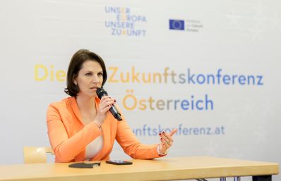 Am 28. Mai 2021 nahm Bundesministerin Karoline Edtstadler (im Bild) im Rahmen ihres Bundesländertags in Salzburg an der EU-Zukunftskonferenz in Österreich teil.