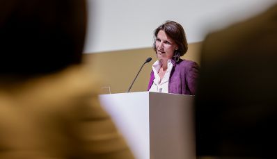 Am 7. September 2021 nahm Bundesministerin Karoline Edtstadler (im Bild) an der Botschafterkonferenz 2021 teil.