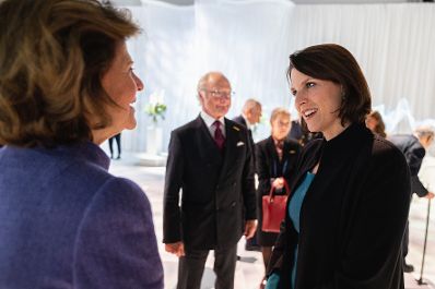 Am 13. Oktober 2021 reiste Bundesministerin Karoline Edtstadler (r.) zu einem Arbeitsbesuch nach Malmö. Im Bild beim internationalen Forum des Holocaust Gedenkens und Kampf gegen Antisemitismus in Malmö.