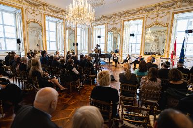 Am 09. November 2021 nahm Bundesministerin Karoline Edtstadler (im Bild) an einer Buchpräsentation und Podiumsdiskussion teil.