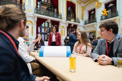 Am 17. November 2021 lud Bundesministerin Karoline Edtstadler (im Bild) zur Jungen Konferenz zur Zukunft Europas in die Sofiensäle.