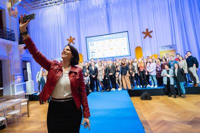 Am 17. November 2021 lud Bundesministerin Karoline Edtstadler (im Bild) zur Jungen Konferenz zur Zukunft Europas in die Sofiensäle.