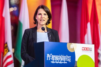 Am 25. November 2021 hielt Bundesministerin Karoline Edtstadler (im Bild) eine Keynote bei der Jahrestagung des Fachverbands der Unternehmensberater.